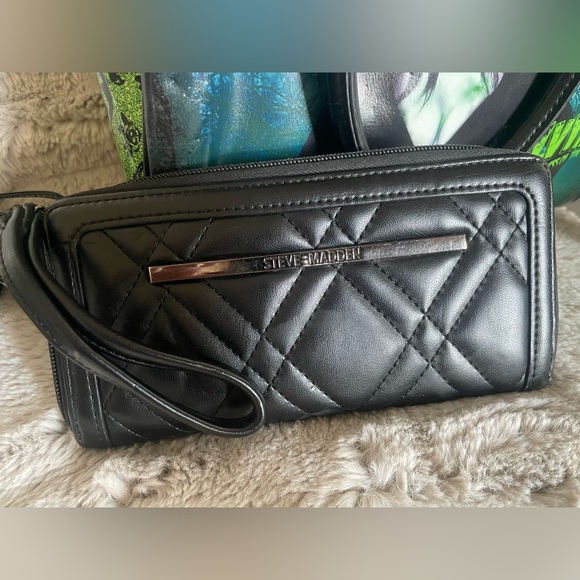 Steve Madden wallet - Picture 1 of 2